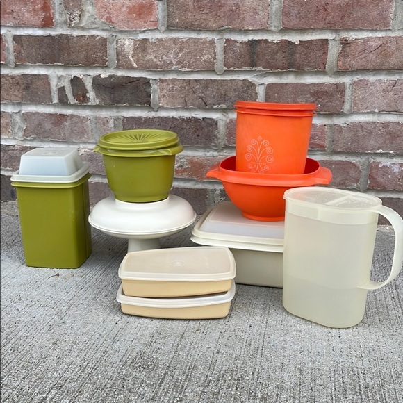 Tupperware mixed large lot Pitcher Sandwich Canister Tier Tray Bowl Picklekeeper - Picture 1 of 4